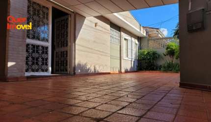 Casa Residencial e Comercial de 3 quartos no Jardim São Luiz, Ribeirão Preto-SP  3 suítes, 3 salas, 3 banheiros, 4 vagas de garagem  Quer Imóvel Negócios Imobiliários