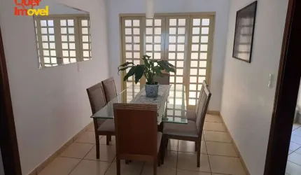 Casa à venda em Ribeirão Preto-SP, Jardim Manoel Penna: 3 quartos, 1 suíte, 2 salas, 2 banheiros, 2 vagas de garagem, 200 m² de área. Venha conferir!
