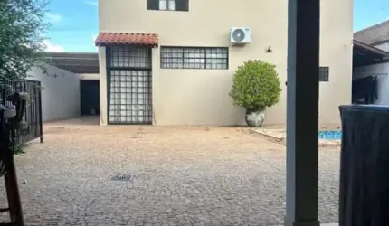 Imperdível: Casa à venda em Ribeirão Preto-SP, bairro City Ribeirão, 3 quartos, 1 suíte, 2 salas, 4 banheiros, 282m². Venha conferir!