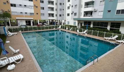 Já pensou em morar num apê pronto, moderno, mobiliado com elegância e num condomínio estilo resort?