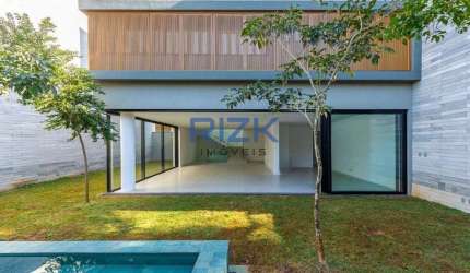 Casa em Condomínio com 4 quartos no Blooklin