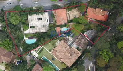 Casa com 3.100m2 de terreno para Incorporação