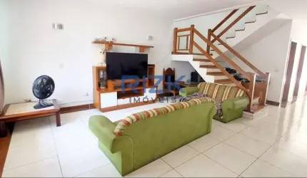 Casa a venda com 04 dormitórios próximo do Parque
