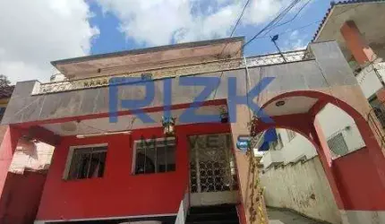 Sobrado  com edicula na frente do Parque