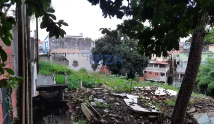 Terreno de 1.732 m2 , próximo ao metro.