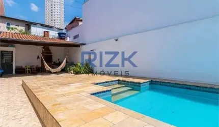 Sobrado de 3 quartos com Piscina
