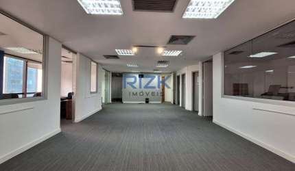 Conjunto comercial na Alameda Santos