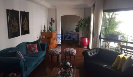 4dormitorios com 3 suítes , 3 garagens.