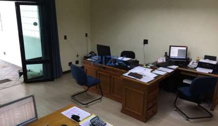 Aluga-se sala ampla na Aclimação em ótimo ponto!