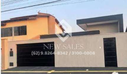 Casa à Venda no Jardim Ipê Humaitá: Conforto e Localização Privilegiada!