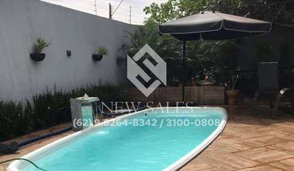 Casa com 3 Quartos sendo uma suíte e Localização privilegiada !!