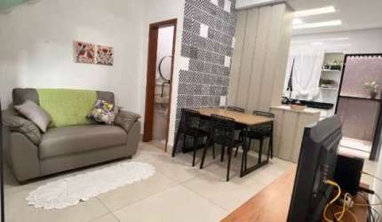 Sobrado de Condomínio c/ Piscina – 02 dorms, próx. à praia- 360 mil