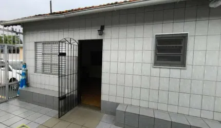 Casa de Condomínio Térrea com 1 dorm - Lado Praia e 1 vaga de garagem!