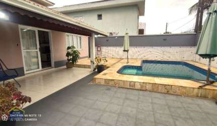 Sobrado Isolado com 4 suítes 3 vagas - Com Piscina e Churrasqueira a Carvão!