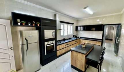 Oportunidade!! Sobrado, 03 dorms, Guilhermina!