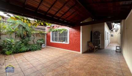 CASA ISOLADA, 3 DORMS , 3 VAGAS , EDÍCULA, MOBILIADA , EXCELENTE LOCALIZAÇÃO!!!