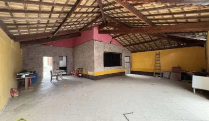 CASA A 200 METROS DA PRAIA, PISCINA , EDÍCULA , QJUINTAL SUPER ESPAÇOSO.