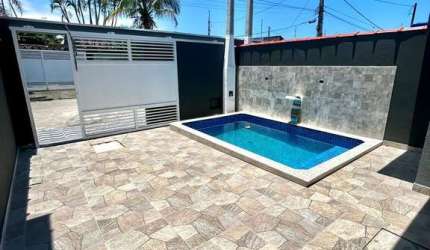 Casa com 2 quartos à venda no Jussara, Mongaguá , 70 m2 por R$ 450.000