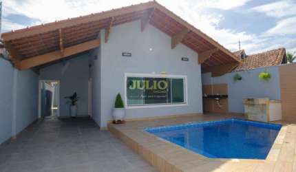 Alto Padrão no Litoral! Casa Isolada com Quintal, Piscina e 4 Suítes!