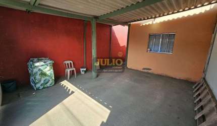 Casa à Venda em Mongaguá – 2 Dormitórios, 2 Vagas Cobertas e Área de Lazer