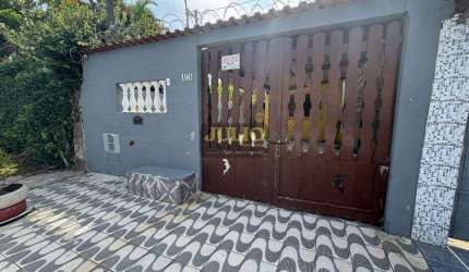 Casa à Venda em Mongaguá – 2 Dorms, 1 Suíte, Churrasqueira e Vaga Coberta