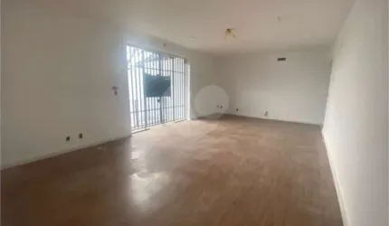 Casa com 4 quartos para locação em Jardim Messina - SP