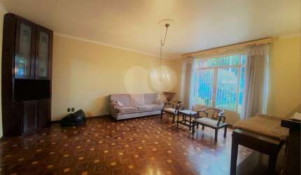 Casa com 3 quartos para locação em Anhangabaú - SP