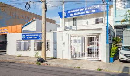 Casa com 3 quartos à venda em Vila Vianelo - SP