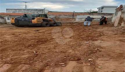 Terreno à venda em Centro - SP