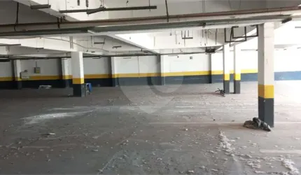 Salão Comercial à venda em Centro - SP