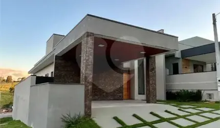 Casa térrea com 3 quartos à venda em Residencial Vila Victoria - SP