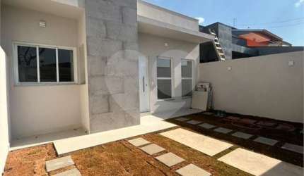 Casa com 3 quartos à venda em Jardim Marambaia - SP