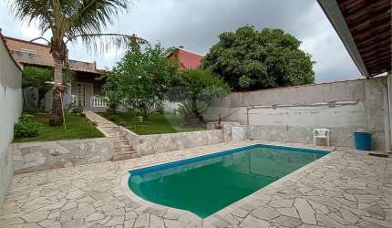 Casa térrea com 3 quartos à venda em Engordadouro - SP