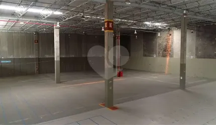 Galpão para locação em Distrito Industrial - SP