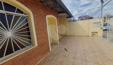 Casa térrea com 3 quartos para locação em Vila Maria Luiza - SP