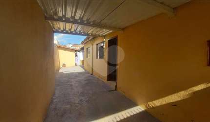 Casa com 3 quartos à venda em Vila Joana - SP