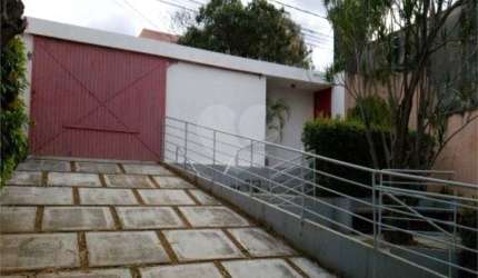 Casa com 4 quartos à venda ou para locação em Centro - SP