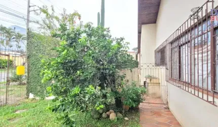 Casa com 3 quartos à venda na Rua Doutor Alcides Vieira Arco-Verde, 701, Guabirotuba, Curitiba, 125 m2 por R$ 920.000