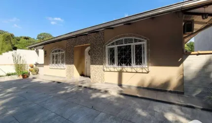 Casa com 4 dormitórios à venda, 231 m² por R$ 700.000,00 - Boa Vista - Joinville/SC