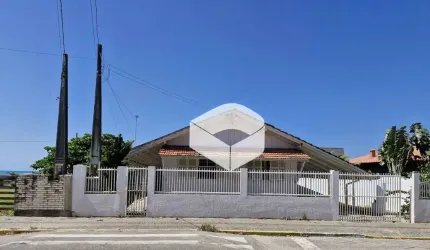 Casa com 4 dormitórios à venda, 100 m² por R$ 430.000,00 - Salinas - Balneário Barra do Sul/SC