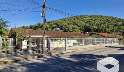 Casa com 3 dormitórios à venda, 210 m² por R$ 995.000,00 - América - Joinville/SC