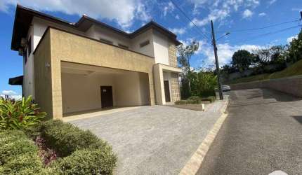 Casa com 4 dormitórios à venda, 273 m² por R$ 1.550.000,00 - Bom Retiro - Joinville/SC