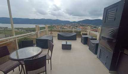 Casa em Camboinhas com 4 quartos e vista espetacular