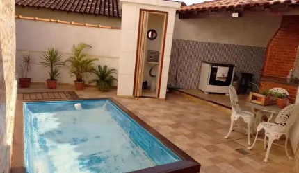 Casa com 3 quartos em Condomínio no Sapê