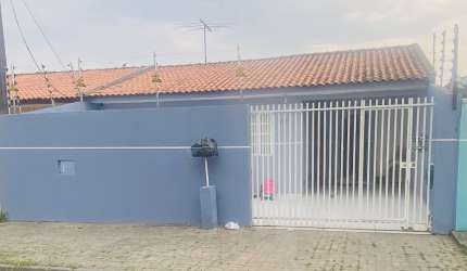 Casa de frente para rua