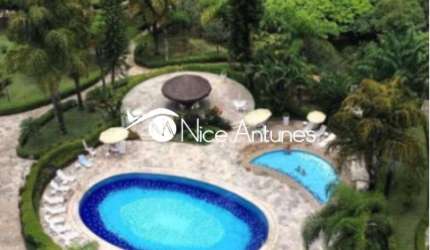 Cobertura Duplex 320M2  3 dormitórios , 2 vagas ,quintal ,face norte , vista permanente .