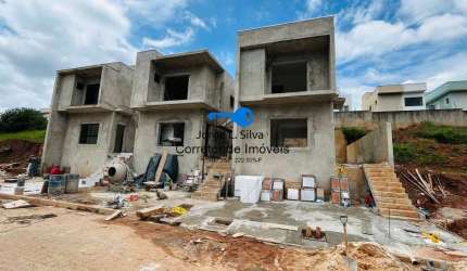 Sobrados de Alto Padrão em Condominio Fechado Portal dos Ipês 3!