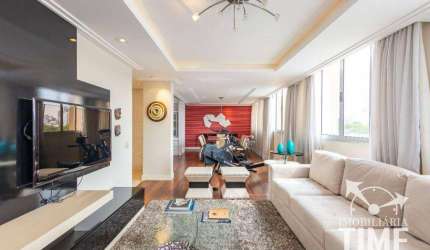 Alto da XV: Apartamento Reformado, Face Norte e Elevador Privativo – Conforto Total!