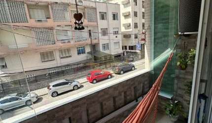 Apartamento Frente com Sacada.