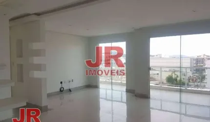 Magnifica cobertura à menos de 100 metros  da praia do Forte